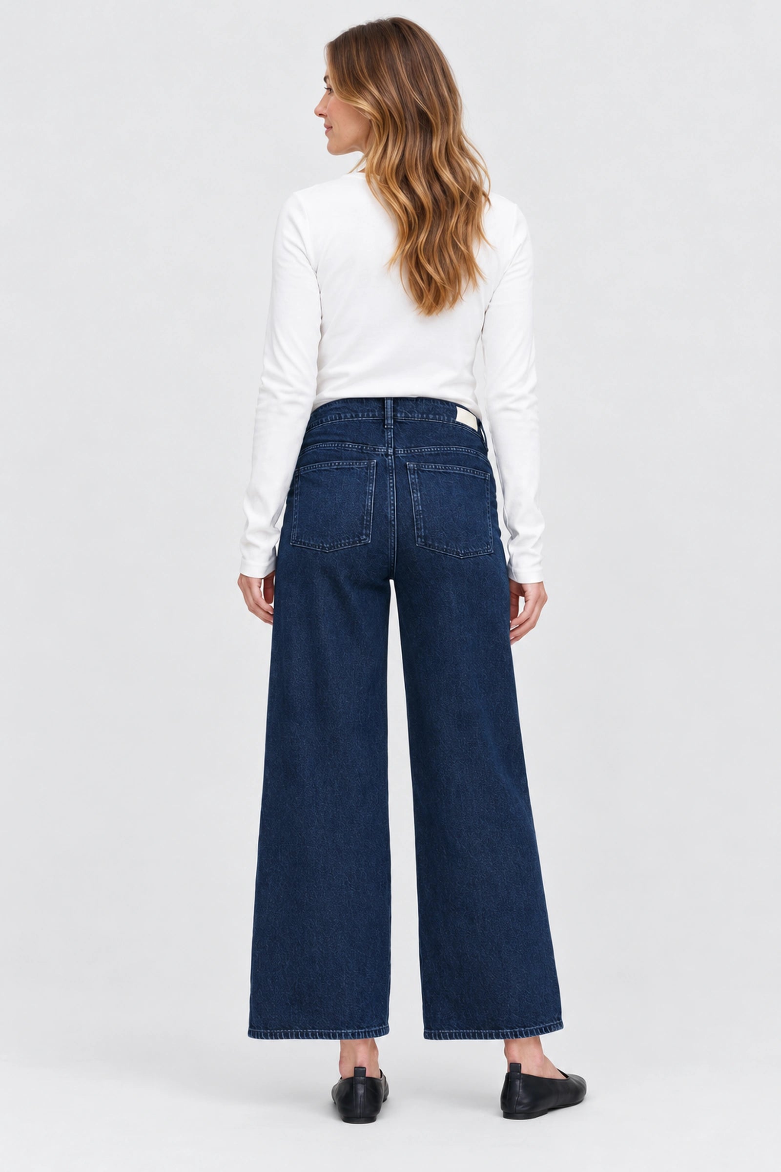 DL1961 Hepburn Wide Leg Maternity Jean, Crater Lake, back view